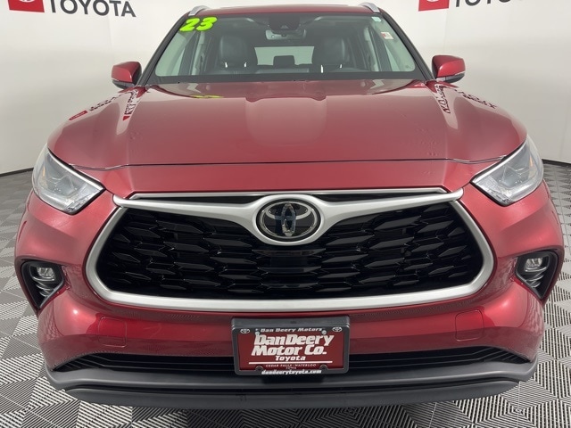 Certified 2023 Toyota Highlander L with VIN 5TDKDRBH0PS037450 for sale in Cedar Falls, IA