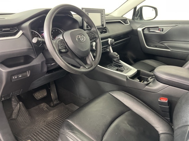 Used 2020 Toyota RAV4 XLE with VIN 2T3P1RFV0LW136633 for sale in Cedar Falls, IA