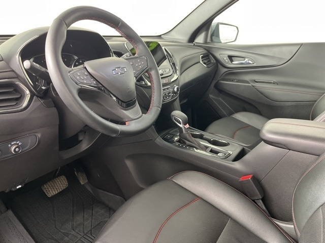 Used 2024 Chevrolet Equinox RS with VIN 3GNAXWEG7RS213596 for sale in Cedar Falls, IA