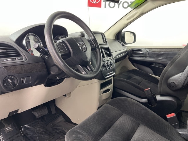 Used 2019 Dodge Grand Caravan SE with VIN 2C4RDGBG7KR664626 for sale in Cedar Falls, IA