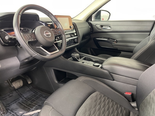 Used 2022 Nissan Pathfinder SV with VIN 5N1DR3BC3NC261737 for sale in Cedar Falls, IA
