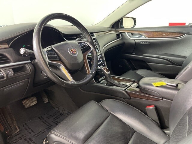 Used 2015 Cadillac XTS Luxury Collection with VIN 2G61N5S33F9120614 for sale in Cedar Falls, IA