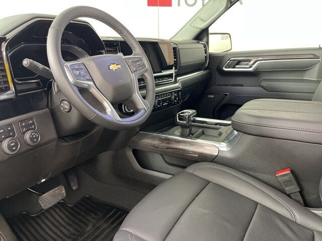 Used 2025 Chevrolet Silverado 1500 LTZ with VIN 1GCUKGED4SZ232051 for sale in Cedar Falls, IA
