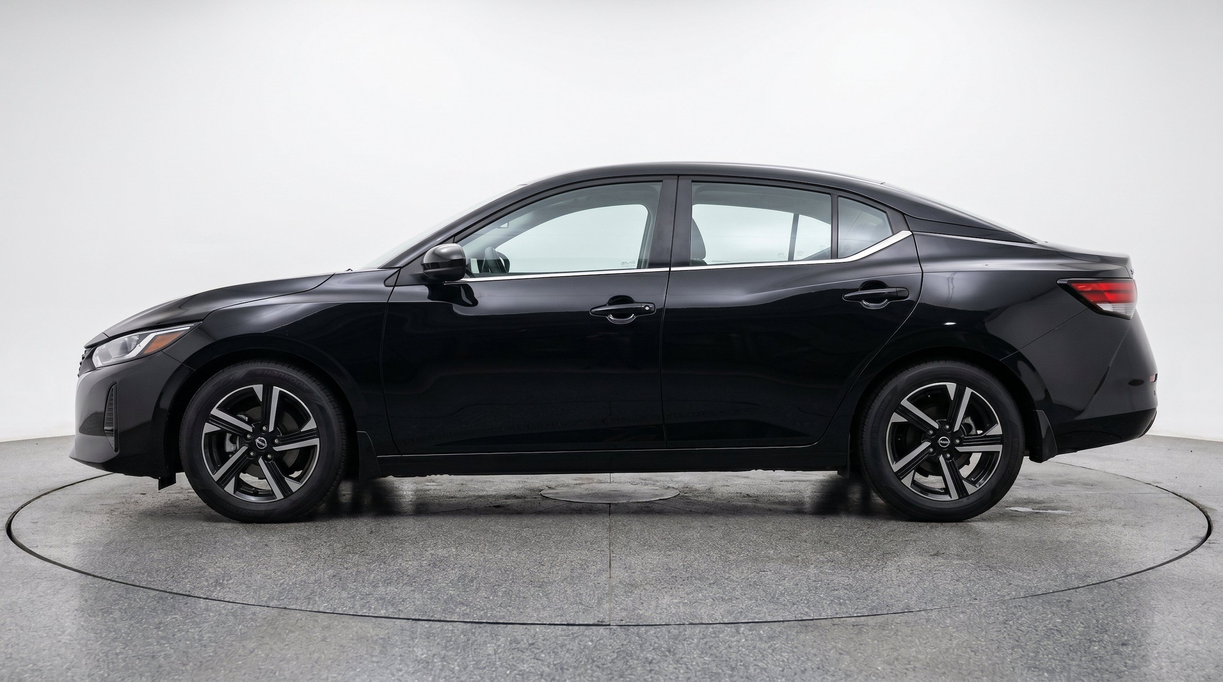 Thumbnail: 2025 Nissan Sentra - 5