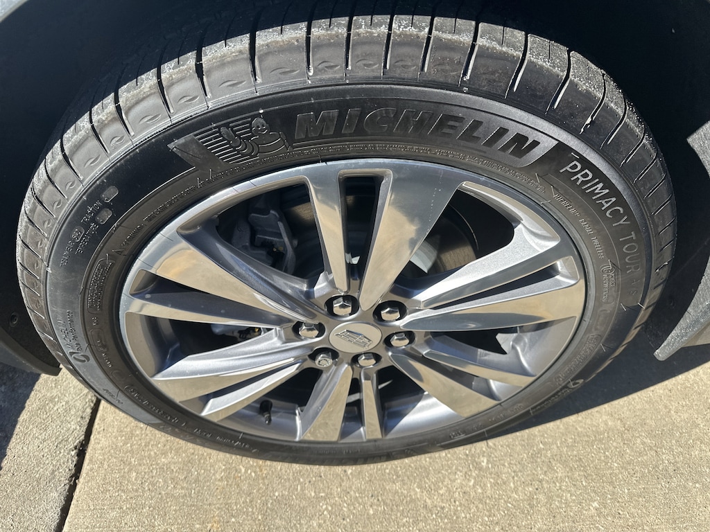 New 2026 CADILLAC XT5 Premium Luxury SUV