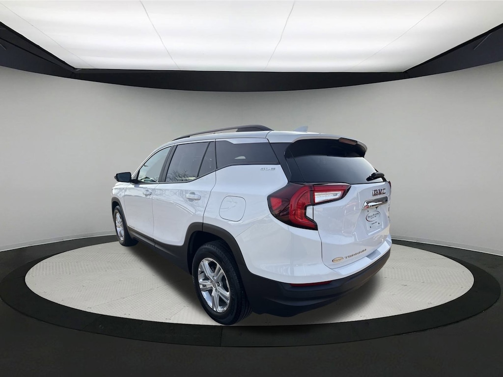 Used 2022 GMC Terrain SLE SUV