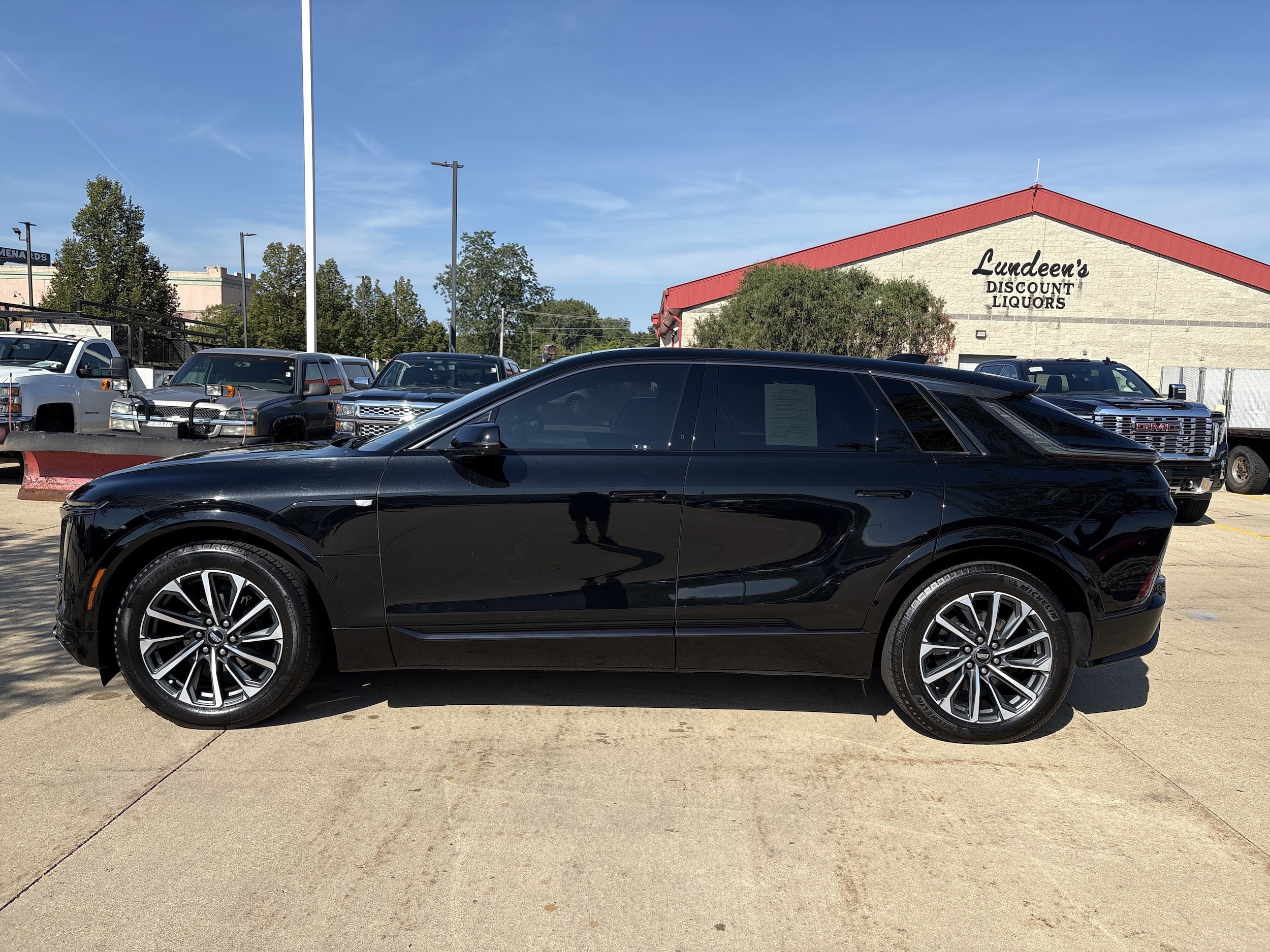 Used 2024 Cadillac LYRIQ Sport 2 with VIN 1GYKPVRL2RZ131366 for sale in Sycamore, IL