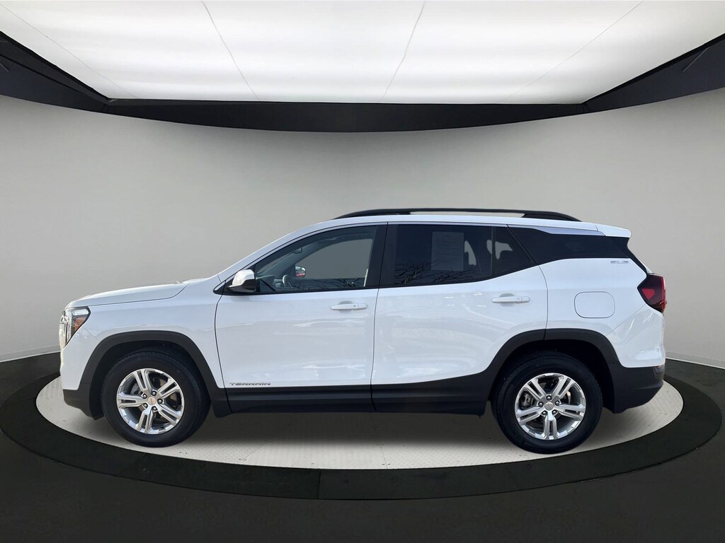 Used 2022 GMC Terrain SLE SUV