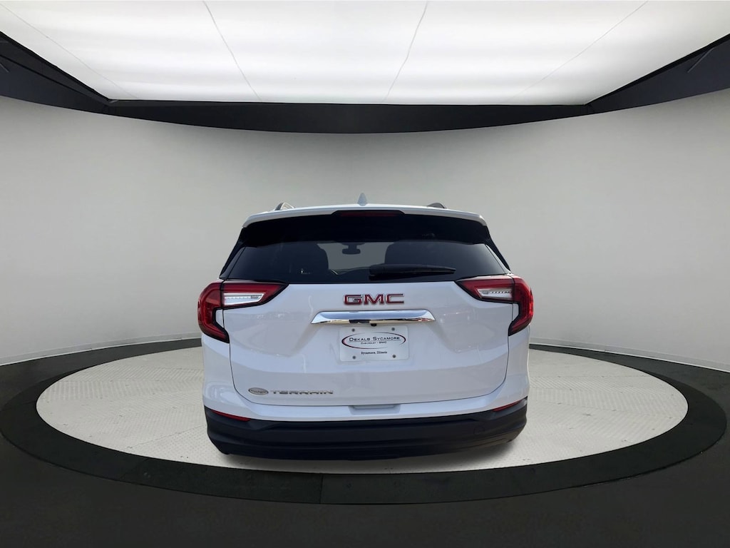 Used 2022 GMC Terrain SLE SUV