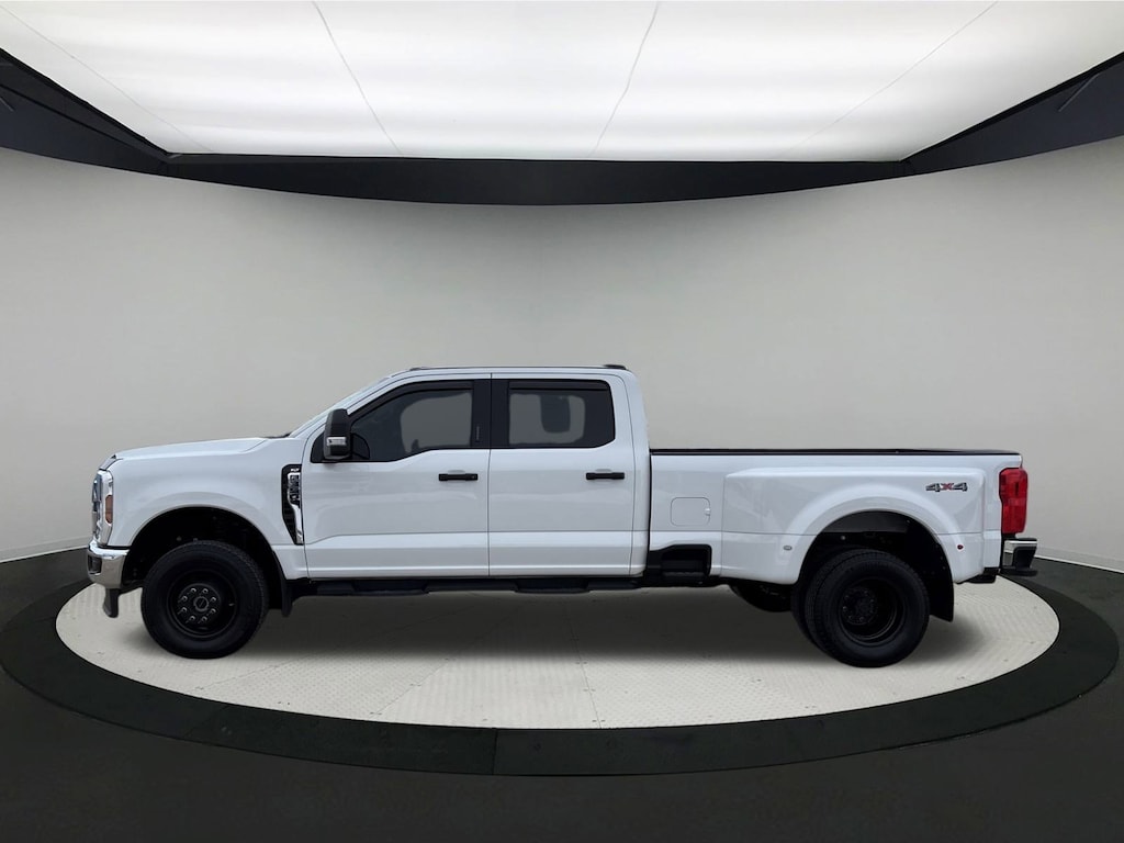 Used 2024 Ford Super Duty F-350 DRW XLT