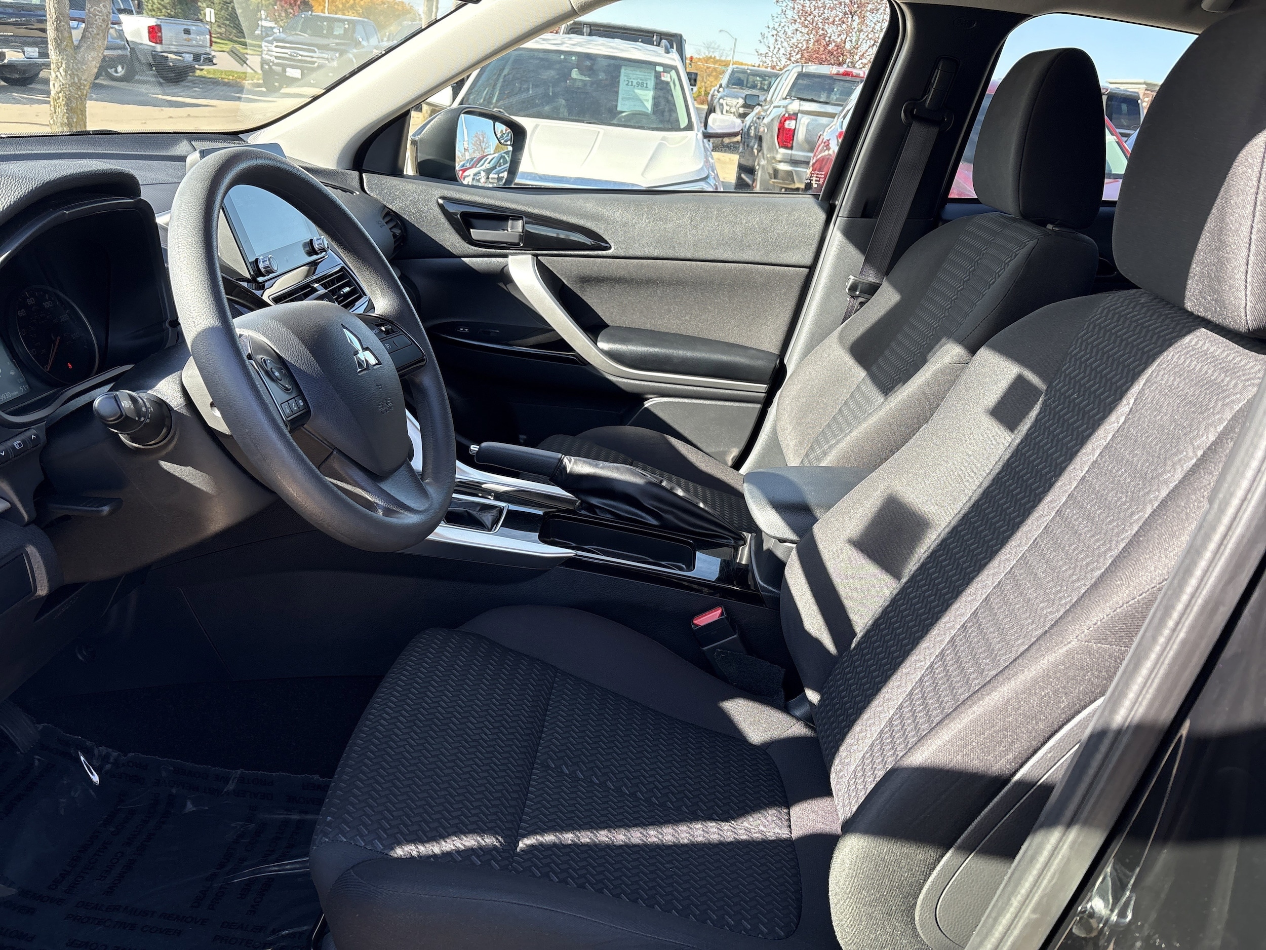 2024 Mitsubishi Eclipse Cross LE - Photo 9