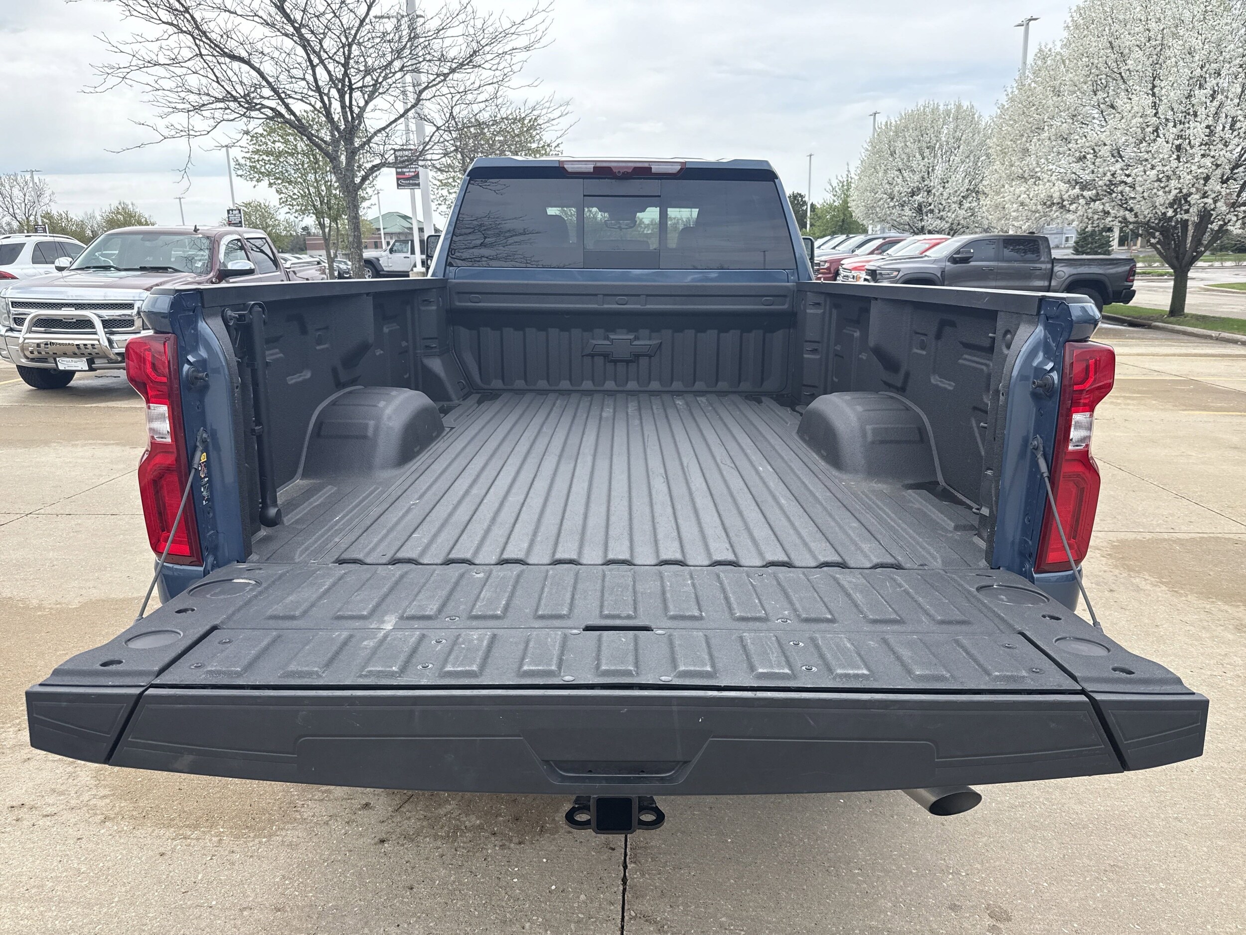 2024 Chevrolet Silverado 3500HD LTZ - Photo 7