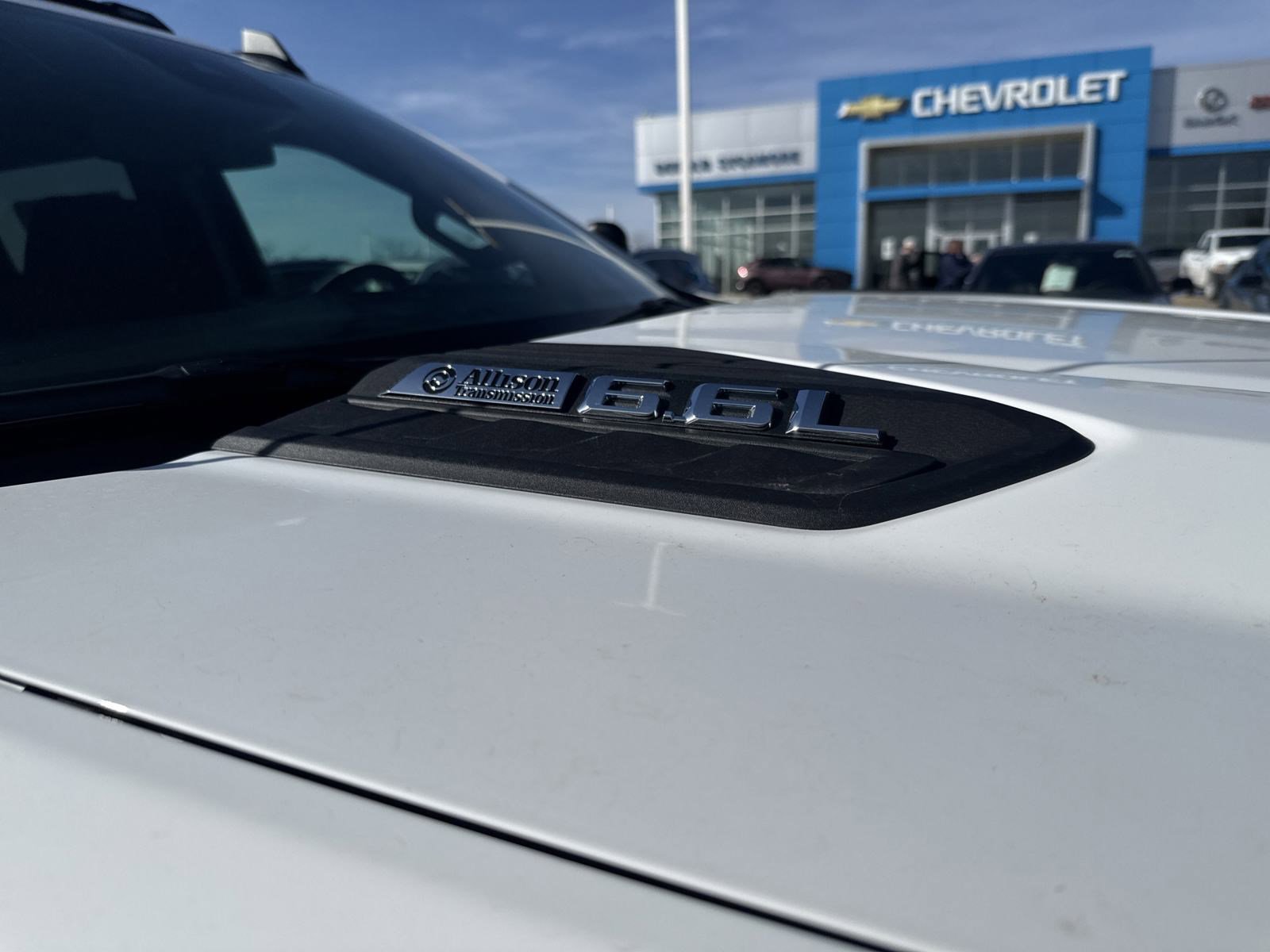 2025 Chevrolet Silverado 2500HD photo 3