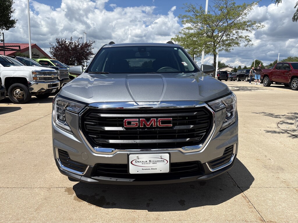 Used 2024 GMC Terrain SLE SUV