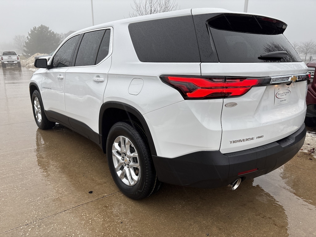 Used 2022 Chevrolet Traverse LS SUV