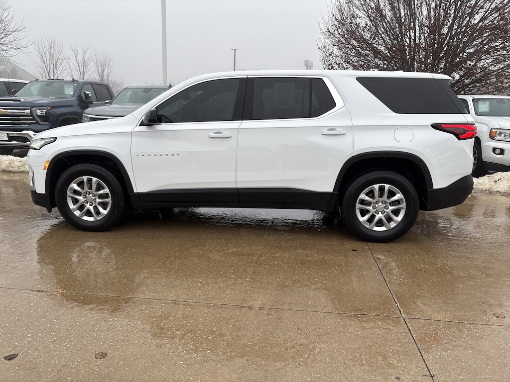 Used 2022 Chevrolet Traverse LS SUV