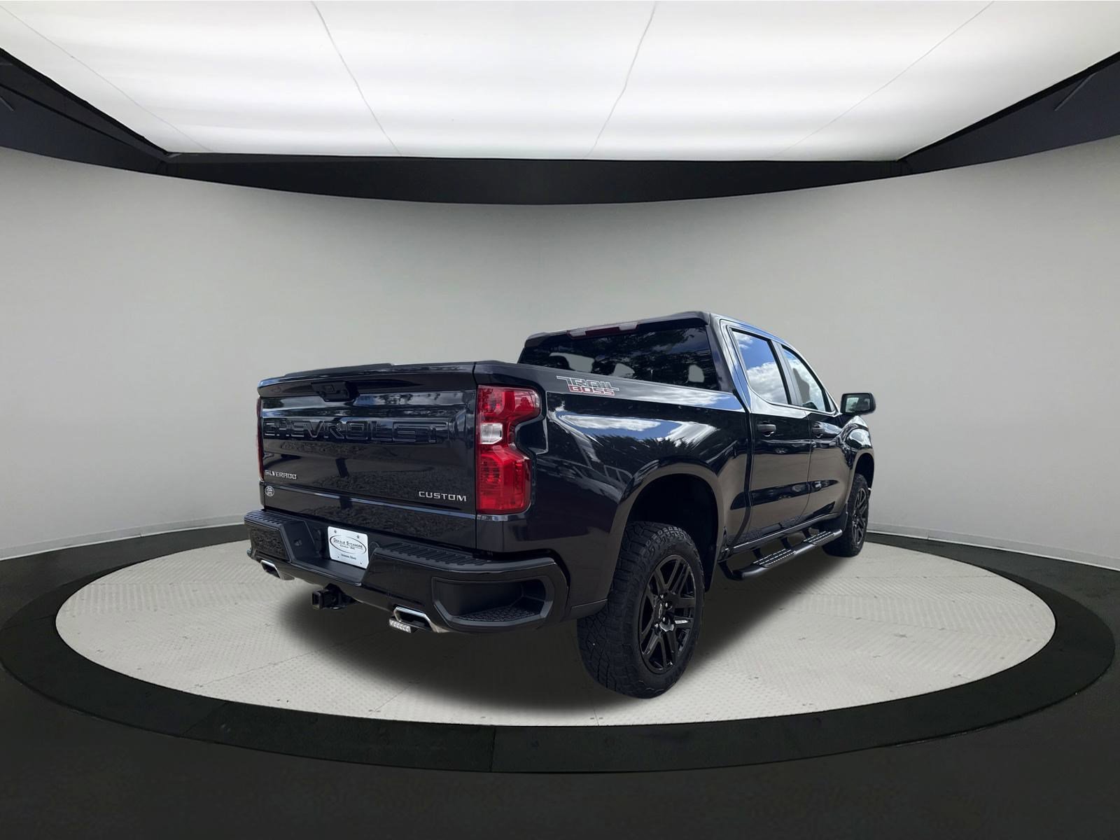 2023 Chevrolet Silverado 1500 Custom Trail Boss photo 2