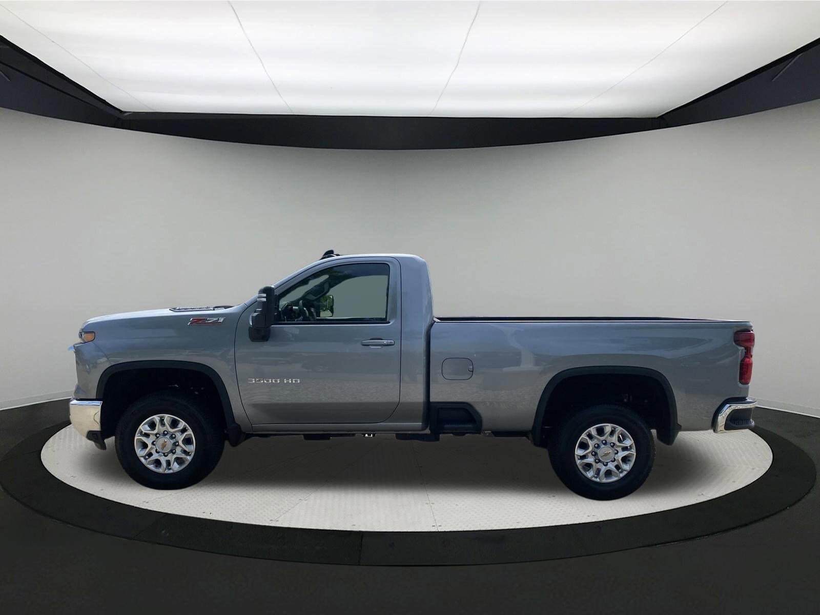 2025 Chevrolet Silverado 3500HD LT photo 3