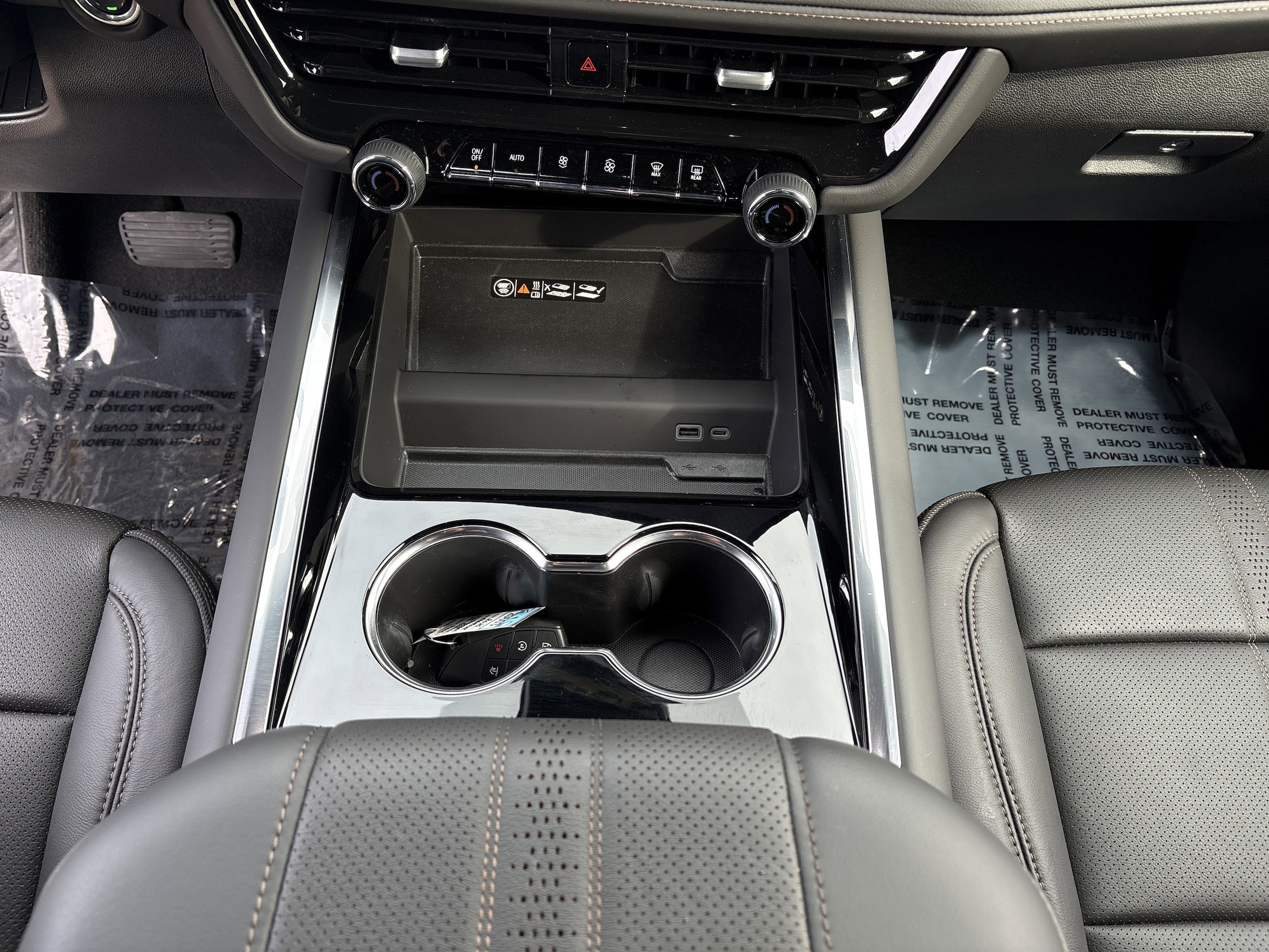 2025 Chevrolet Suburban High Country - Photo 16