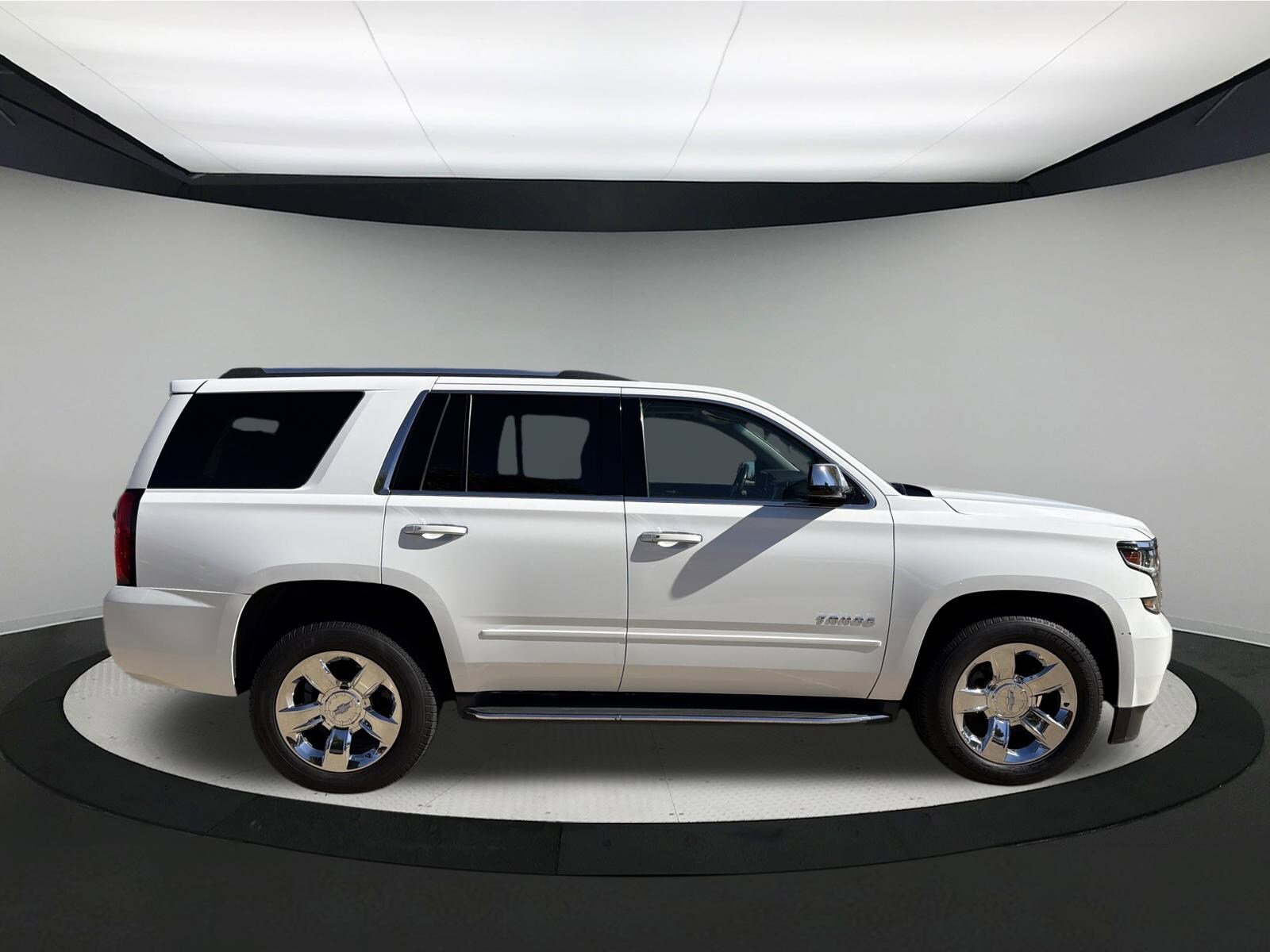 2017 Chevrolet Tahoe Premier photo 3