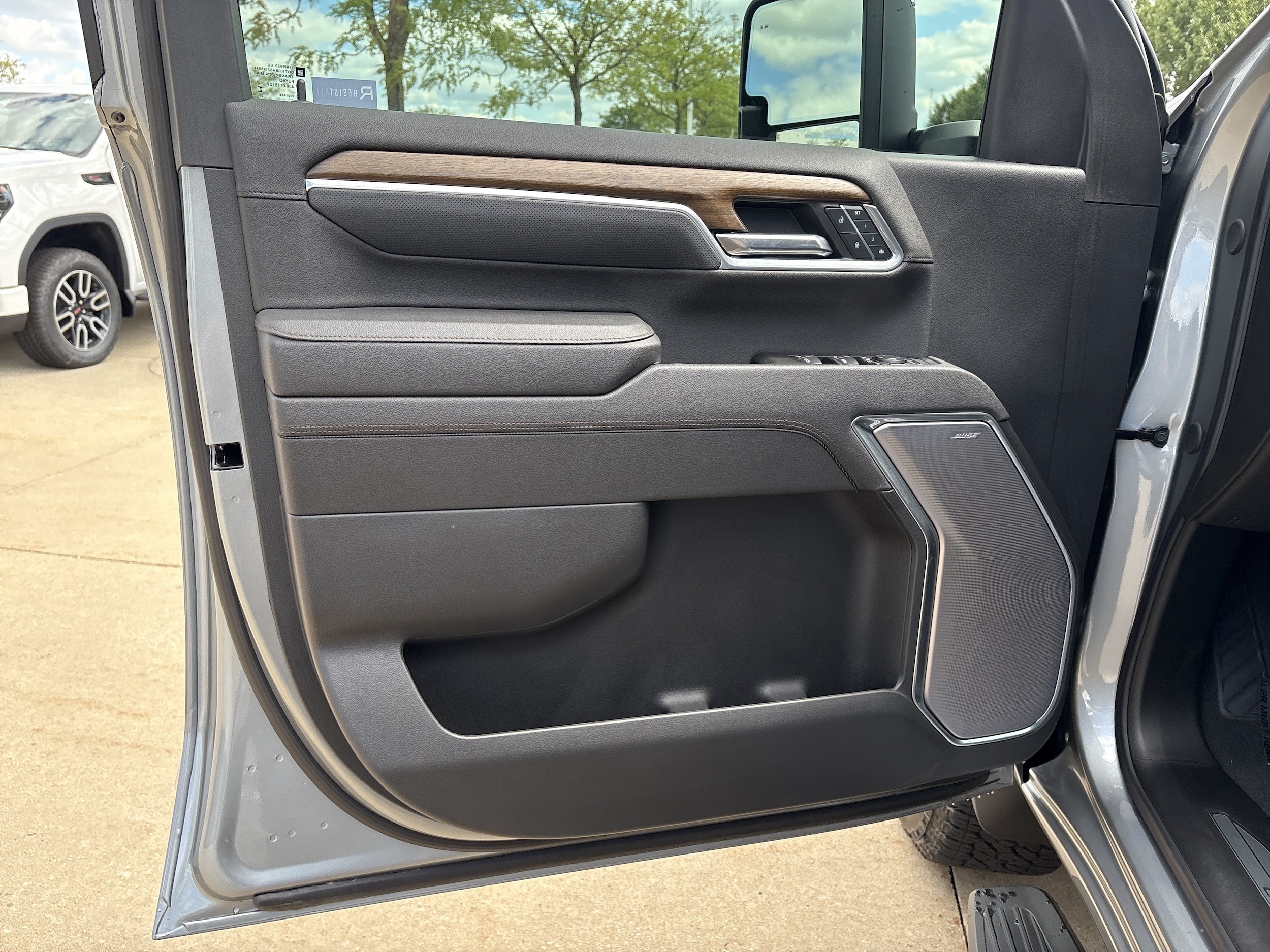 2025 Chevrolet Silverado 2500 HD High Country - Photo 10