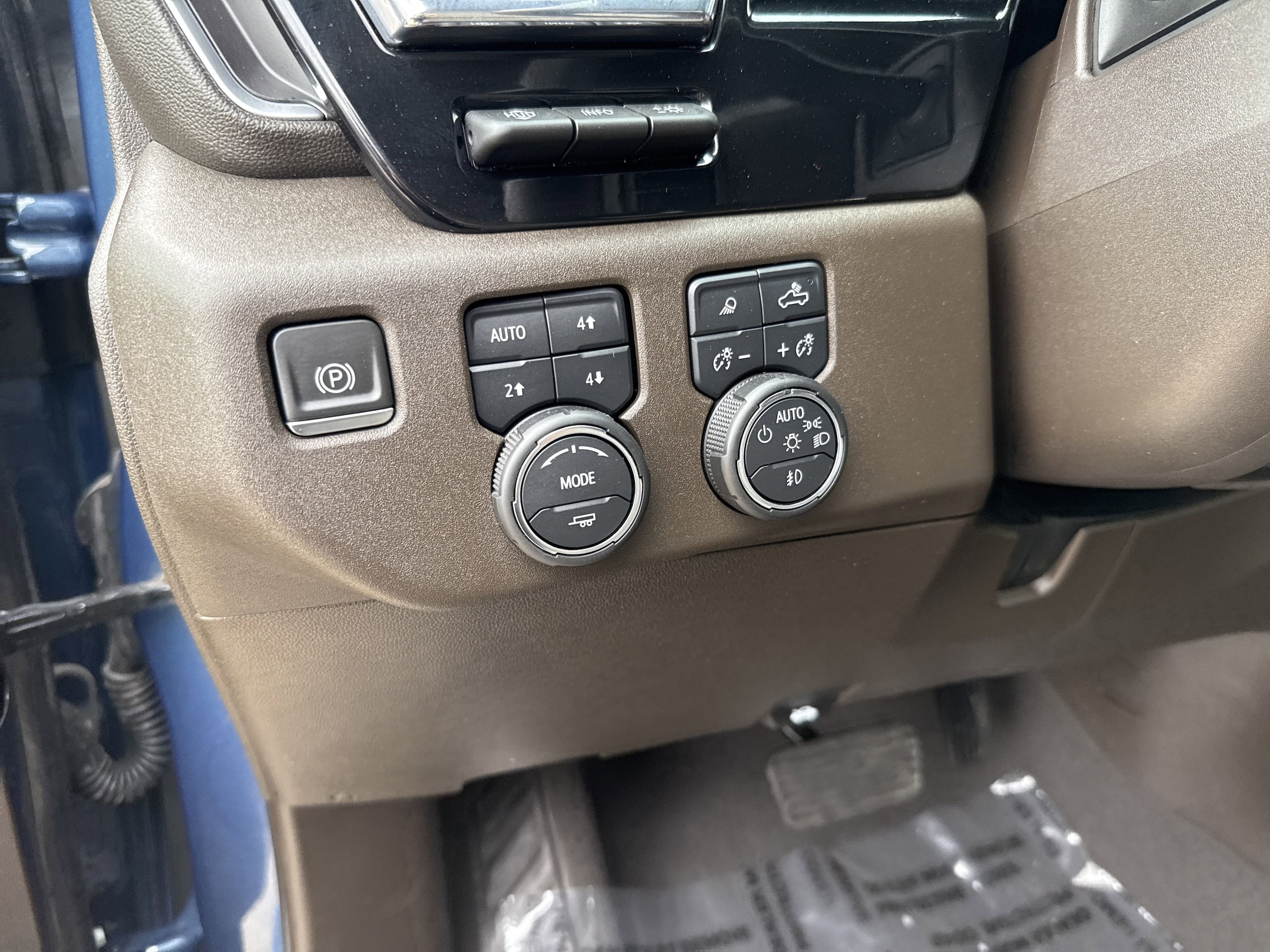 2024 Chevrolet Silverado 3500HD LTZ - Photo 15