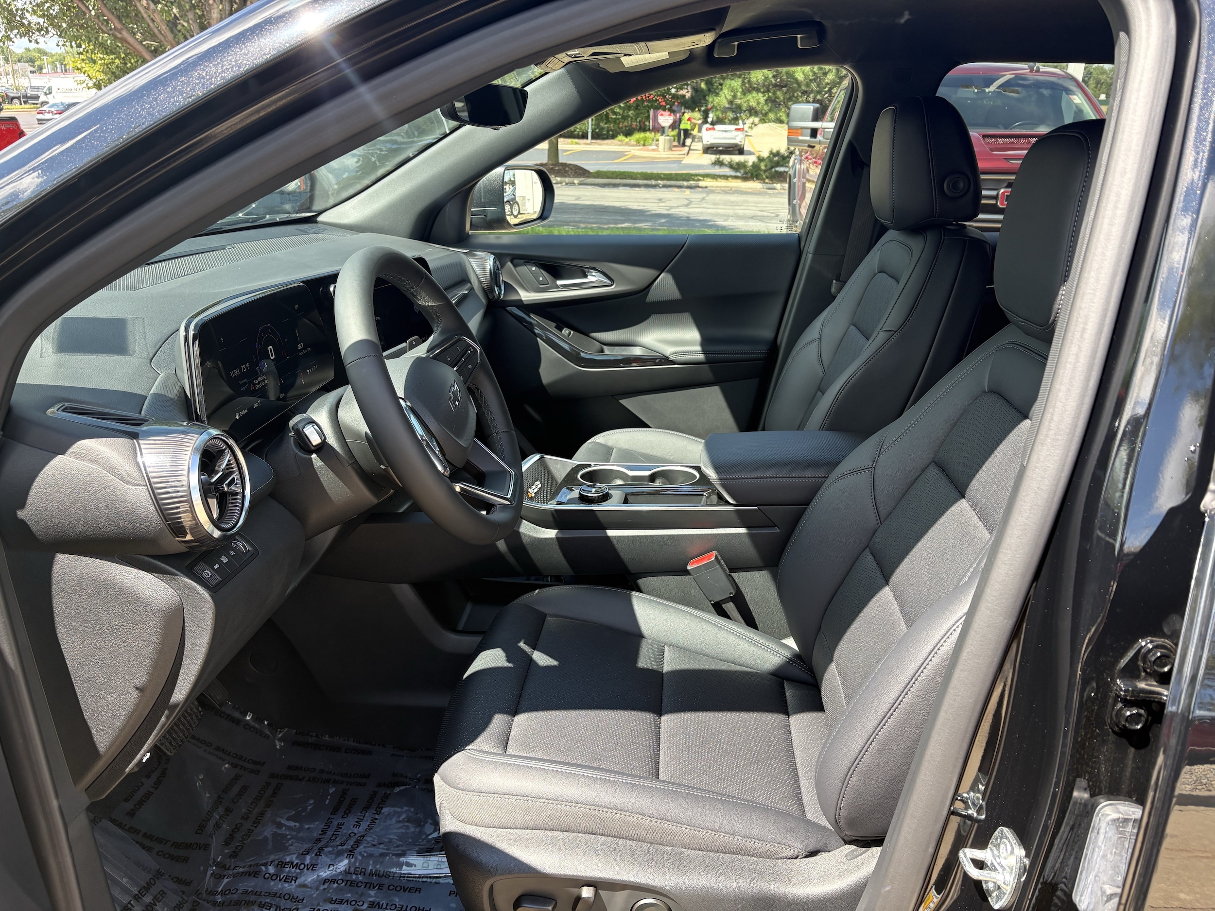 2027 Chevrolet Equinox LT - Photo 11
