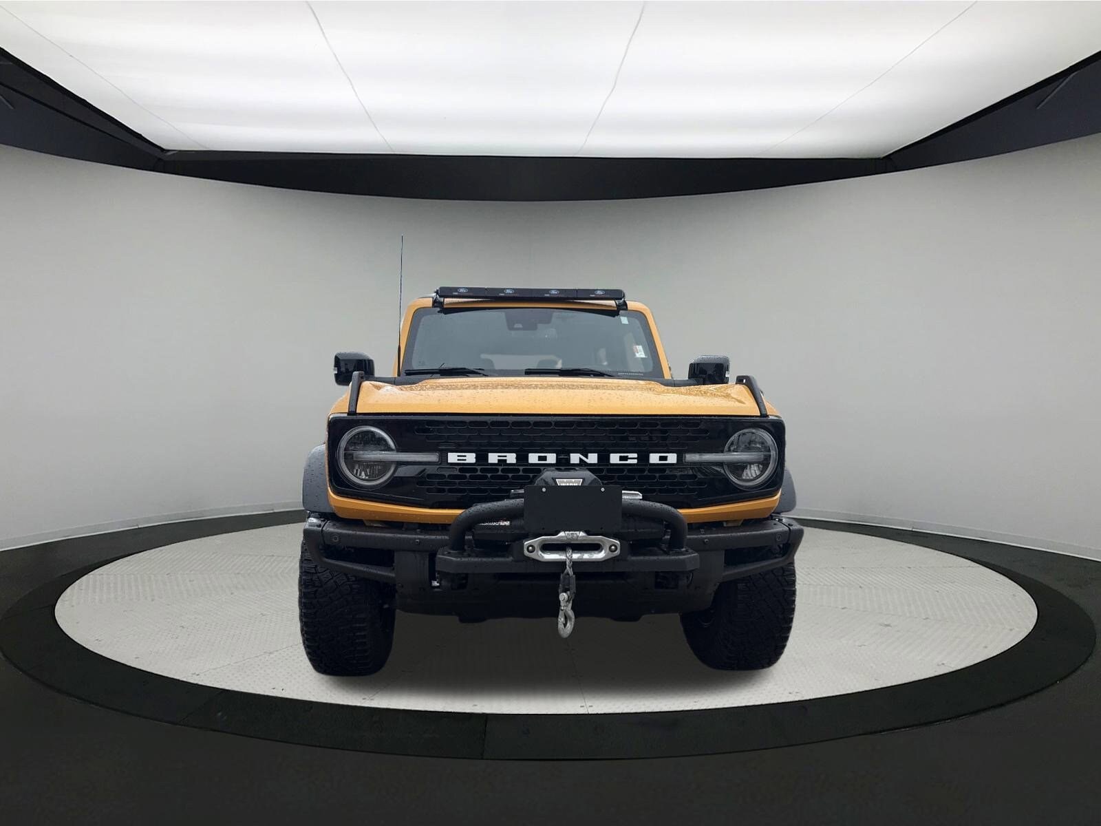 2021 Ford Bronco Base photo 2