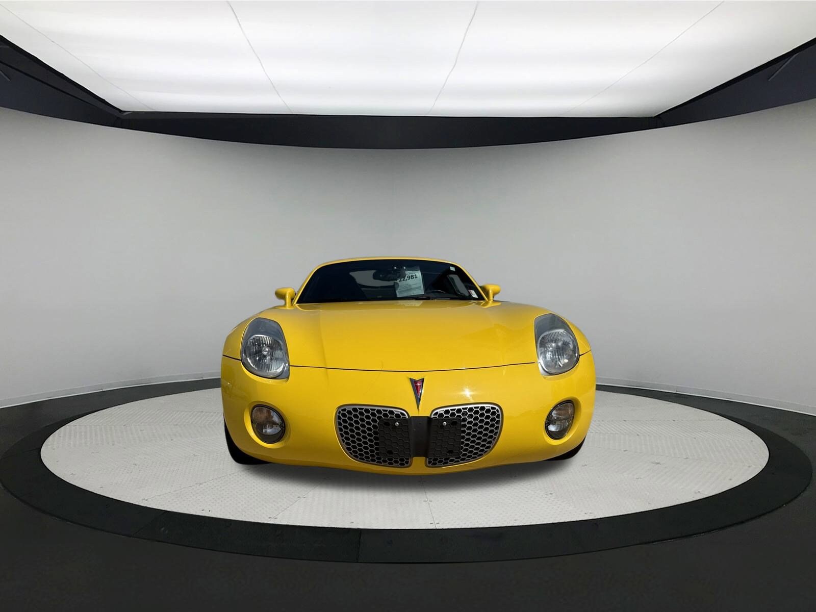 2009 Pontiac Solstice Base photo 2