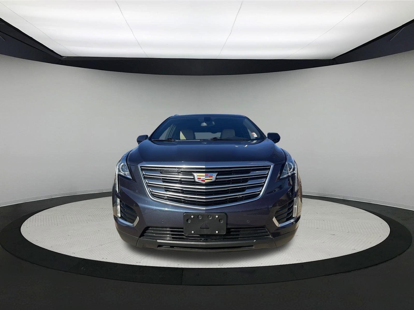 Used 2018 Cadillac XT5 Luxury with VIN 1GYKNDRSXJZ163039 for sale in Sycamore, IL