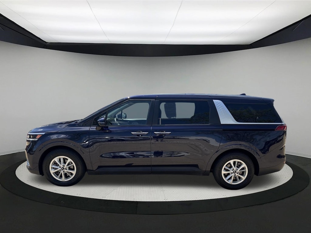 Used 2024 Kia Carnival LX