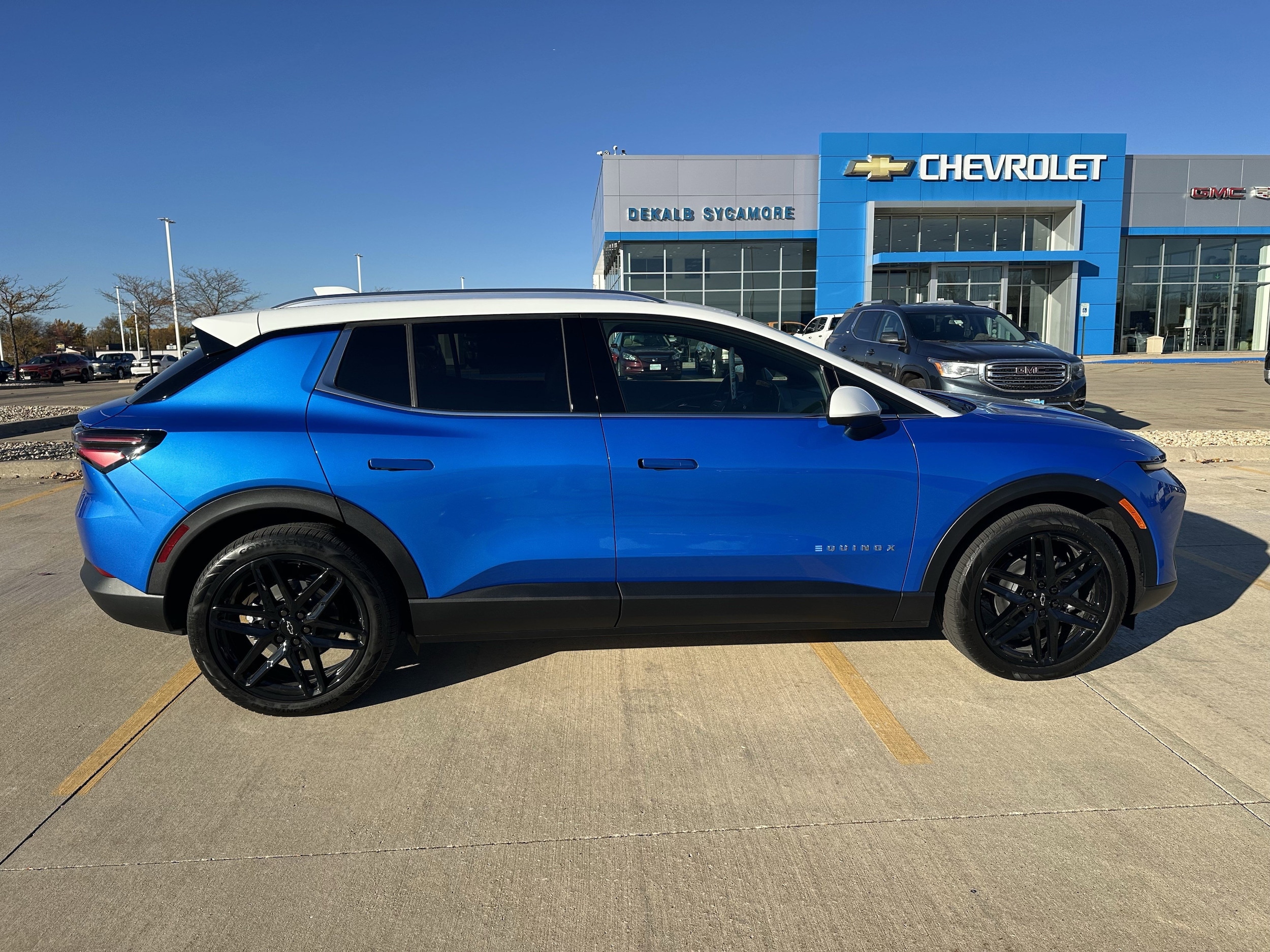 2026 Chevrolet Equinox EV 2LT - Photo 8