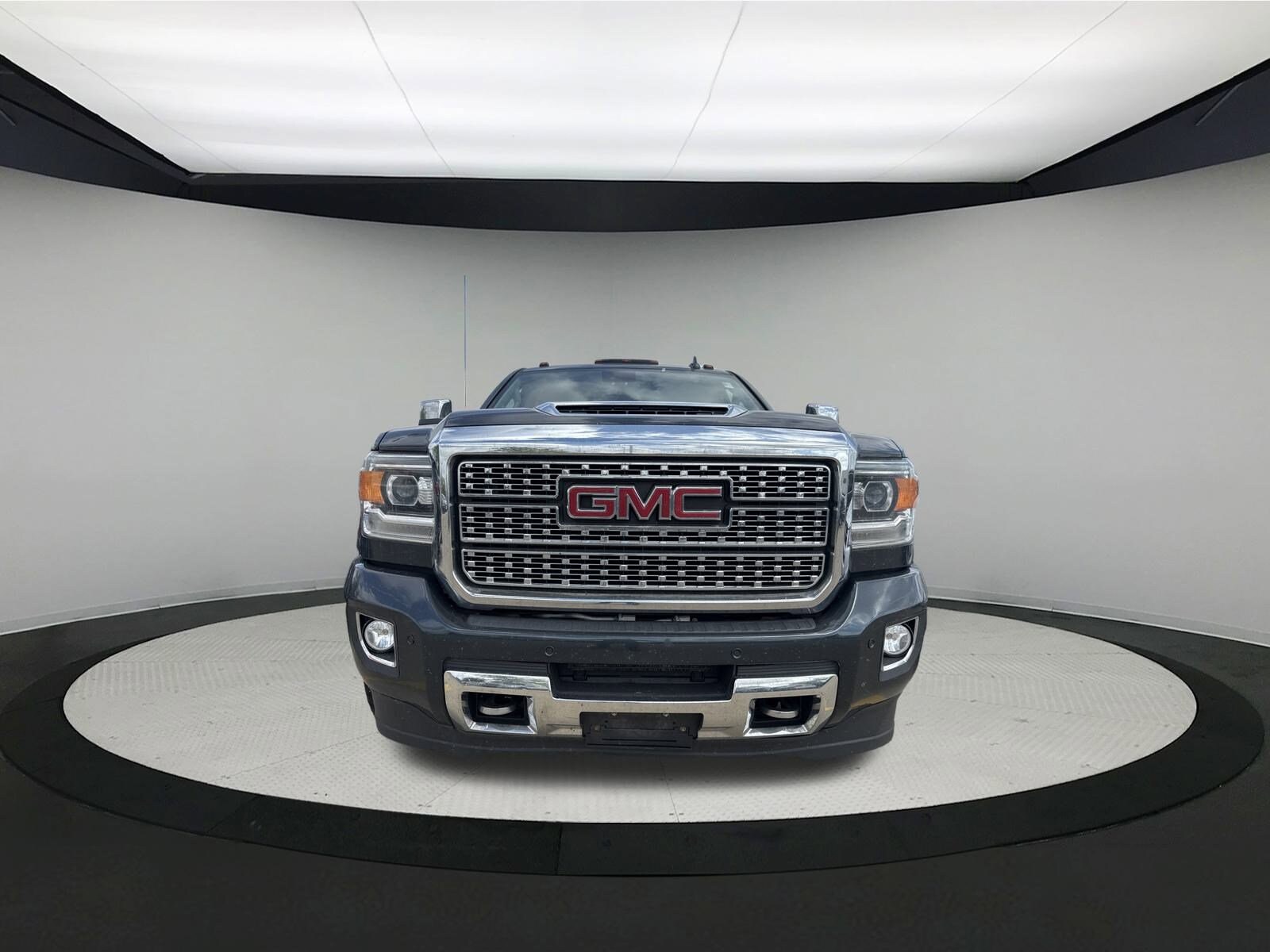 Used 2019 GMC Sierra 2500 Denali HD Denali with VIN 1GT12SEY8KF143433 for sale in Sycamore, IL