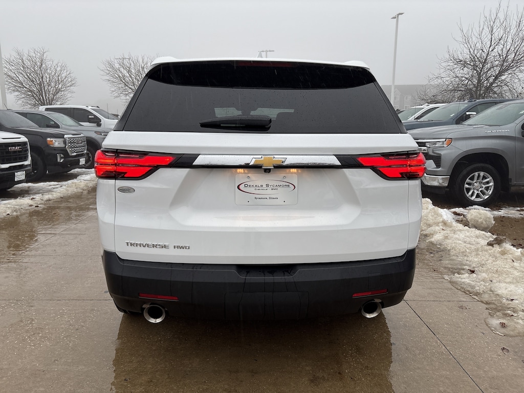 Used 2022 Chevrolet Traverse LS SUV