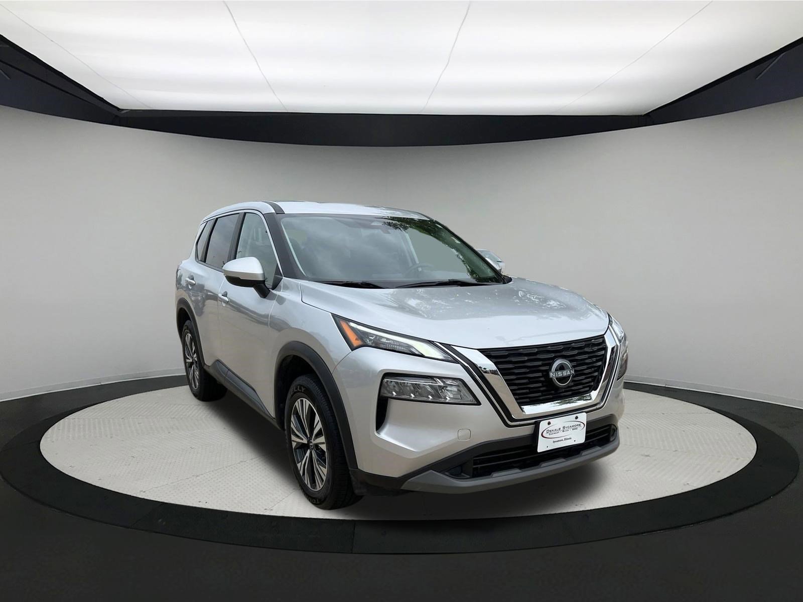 2022 Nissan Rogue SV photo 2