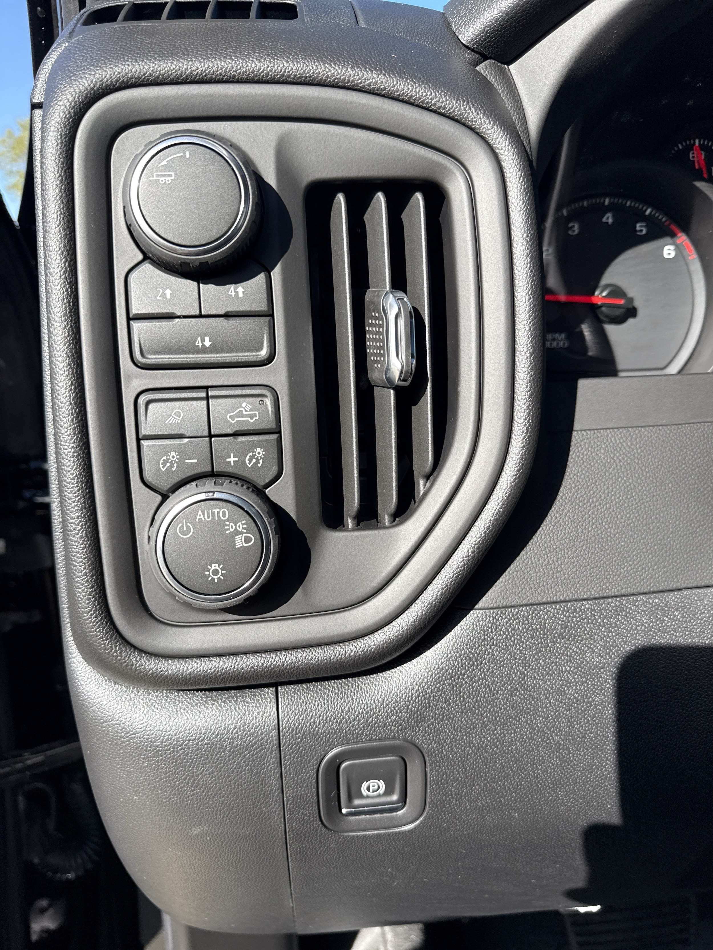 2026 Chevrolet Silverado 2500 HD Custom - Photo 11
