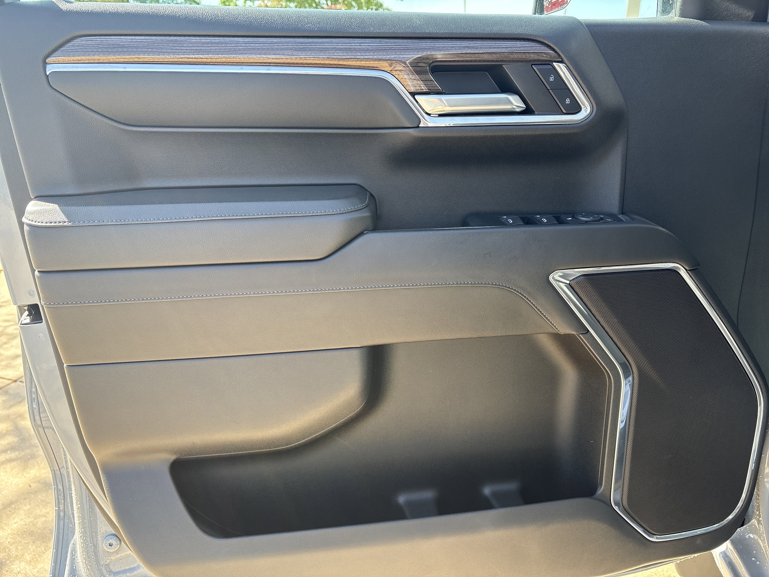 2024 Chevrolet Silverado 1500 LT - Photo 11