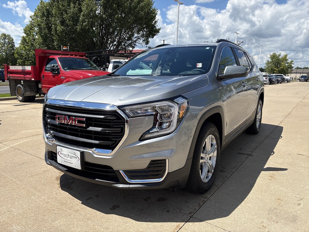 Used 2024 GMC Terrain SLE SUV