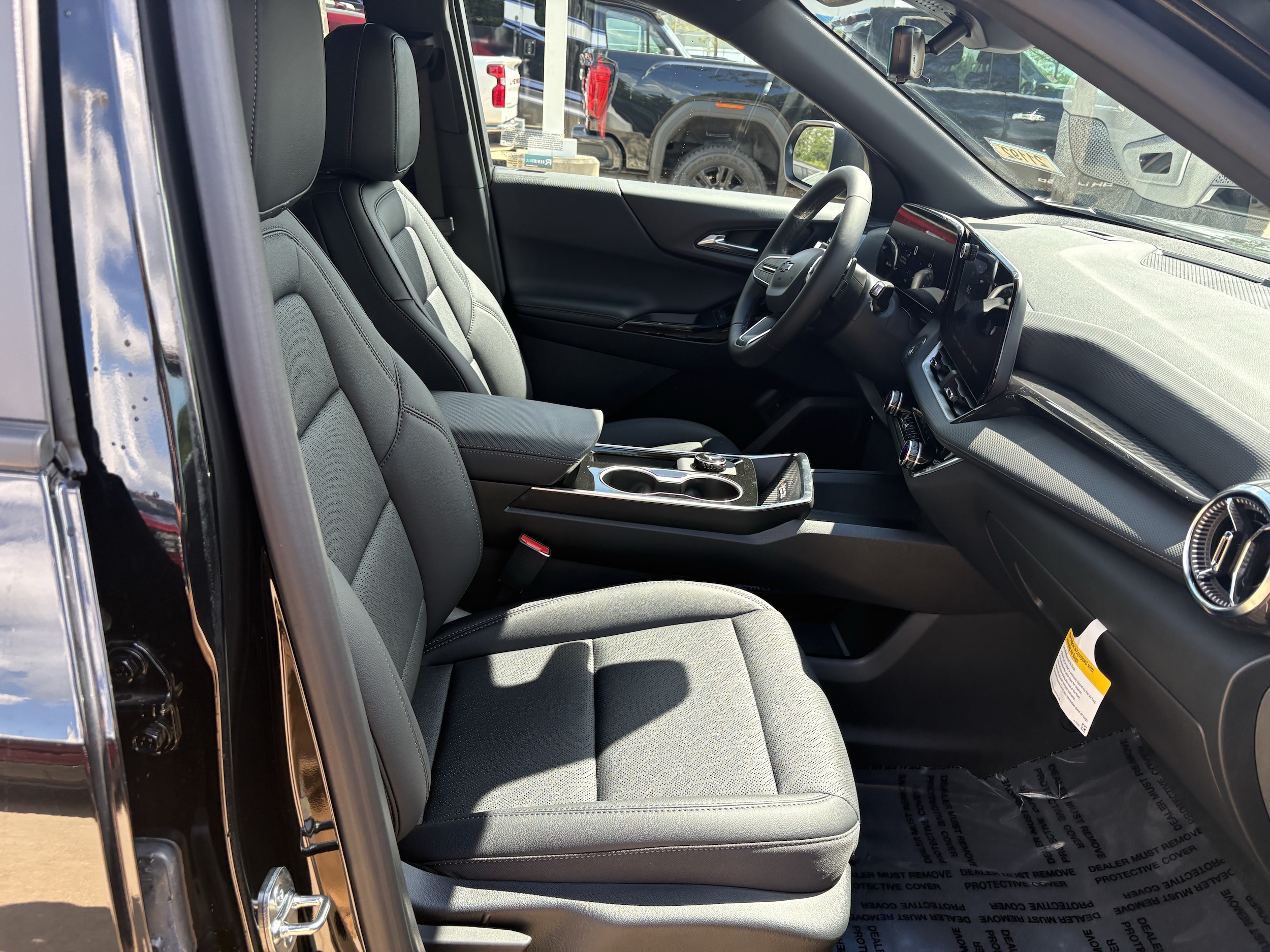 2027 Chevrolet Equinox LT - Photo 18