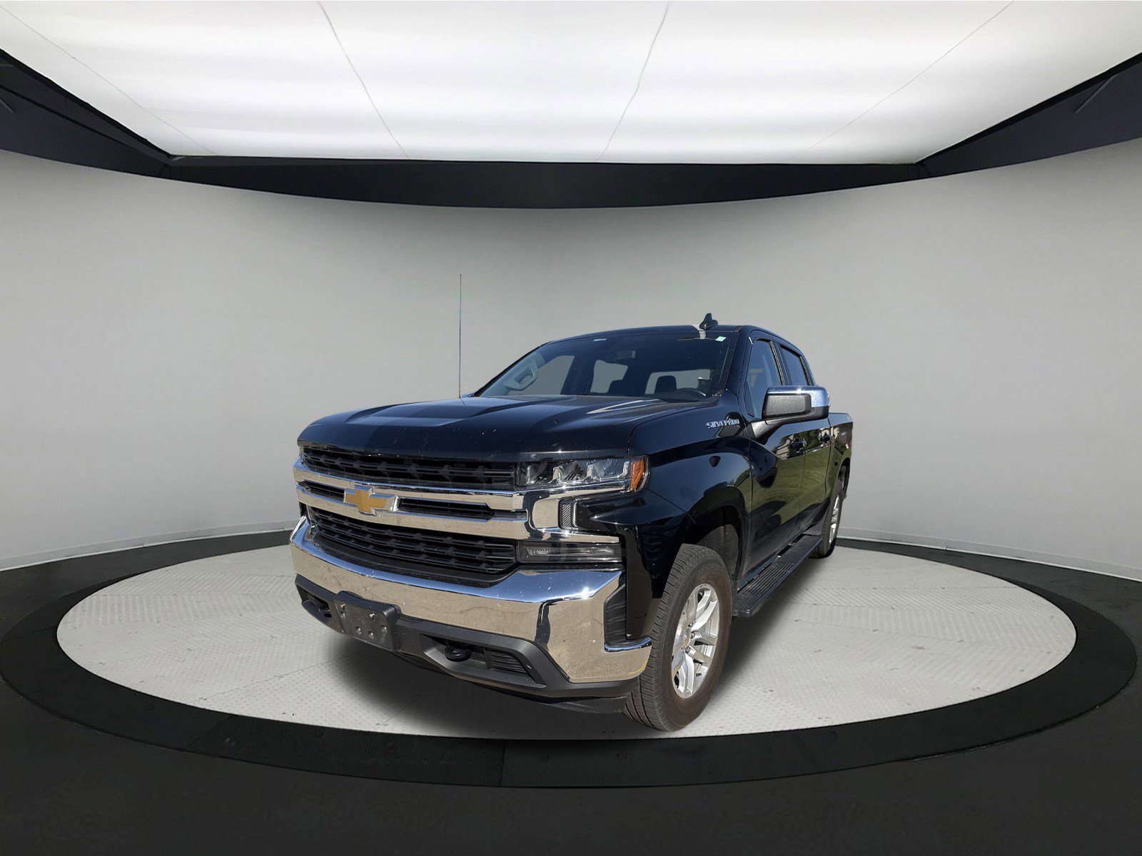 2021 Chevrolet Silverado 1500 LT photo 2