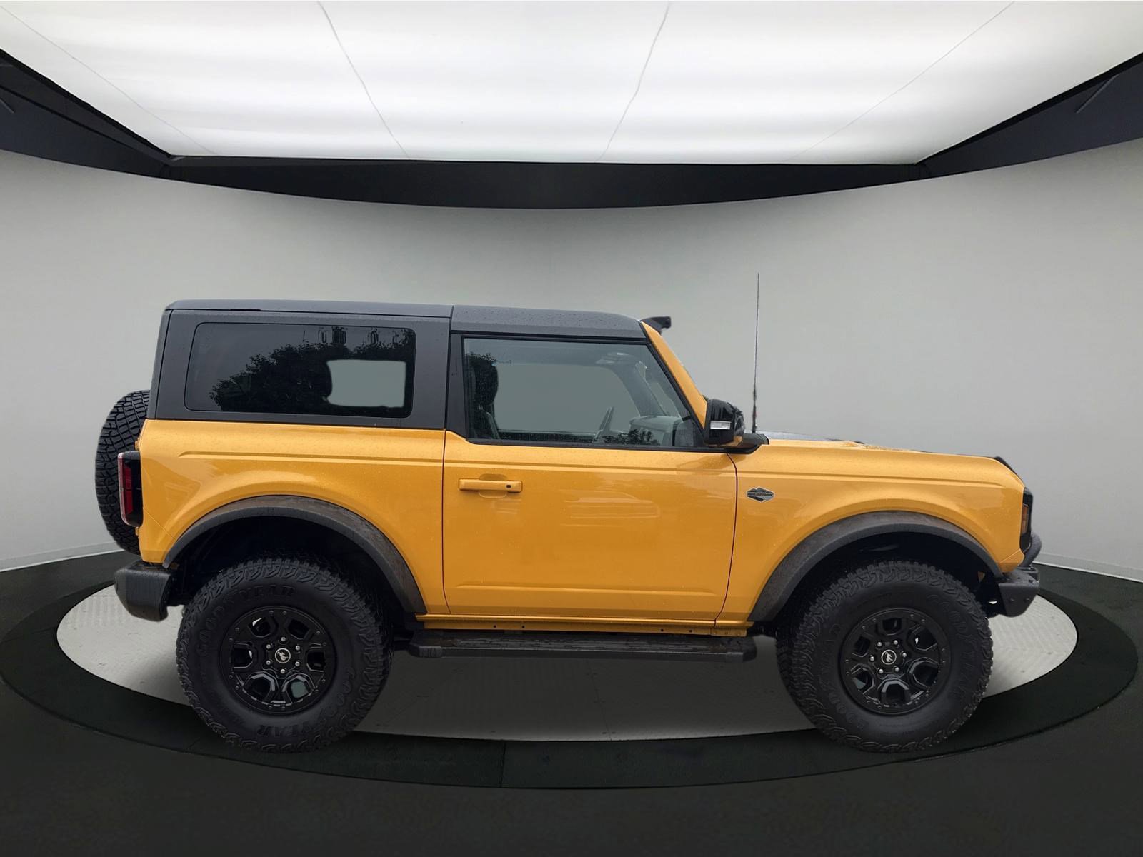 2021 Ford Bronco Base photo 3