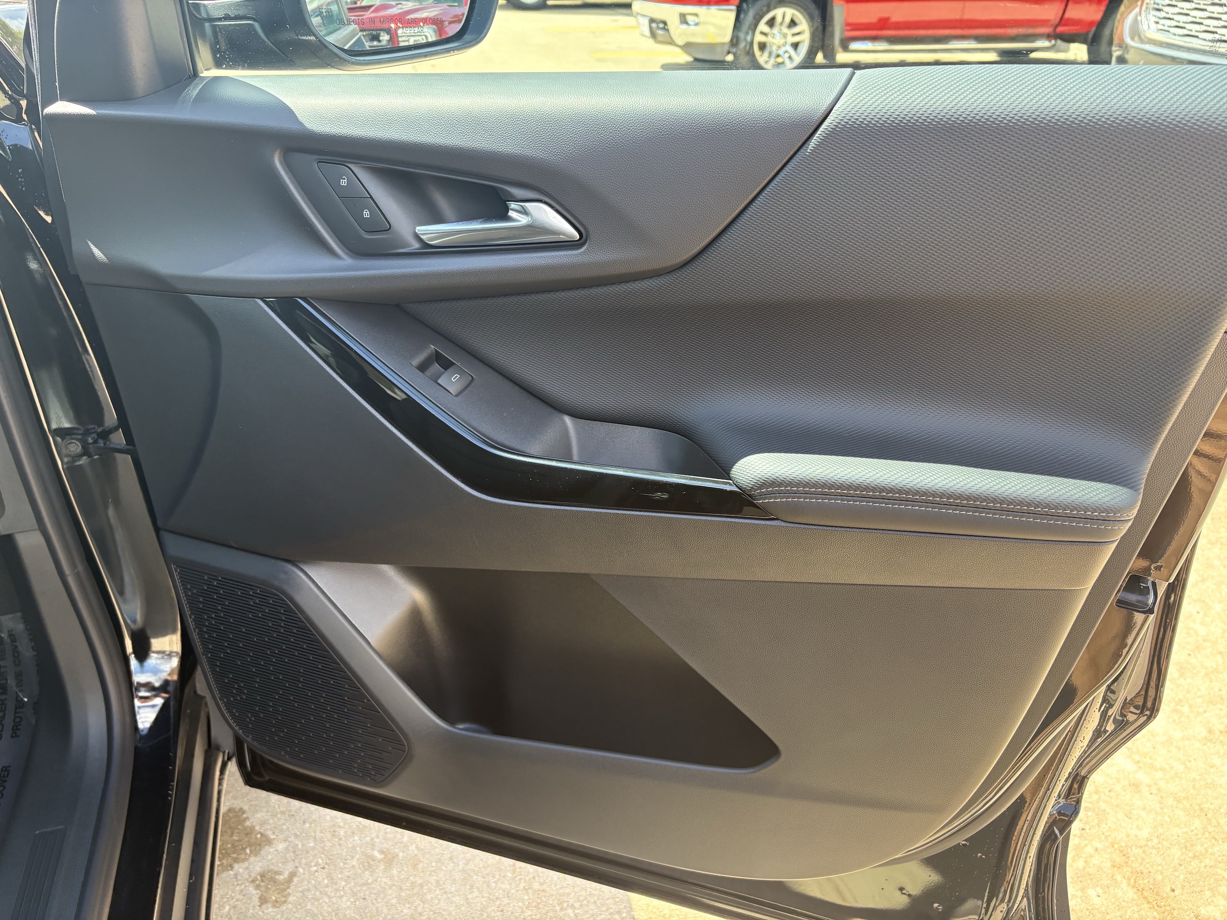 2027 Chevrolet Equinox LT - Photo 17