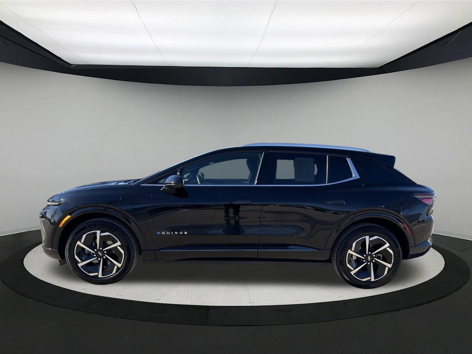 Used 2024 Chevrolet Equinox EV LT with VIN 3GN7DLRR9RS281427 for sale in Sycamore, IL