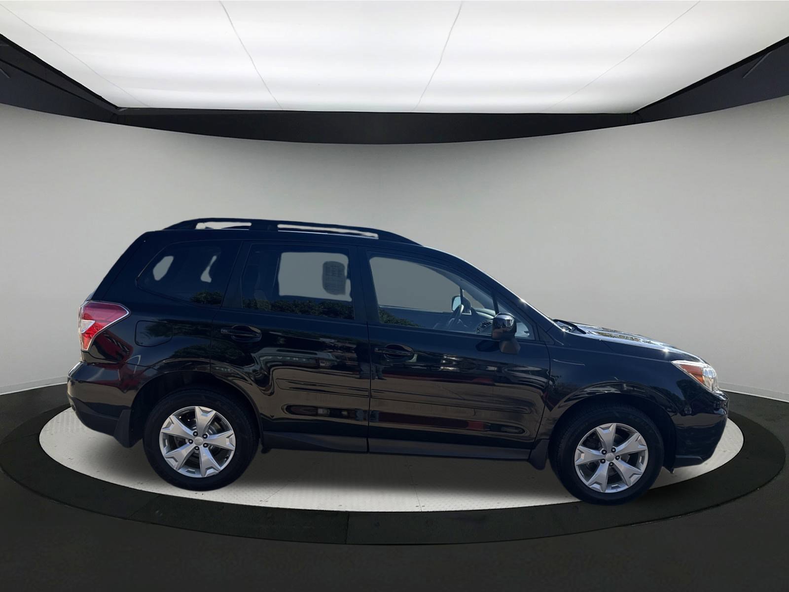 2014 Subaru Forester 2.5i Premium photo 2