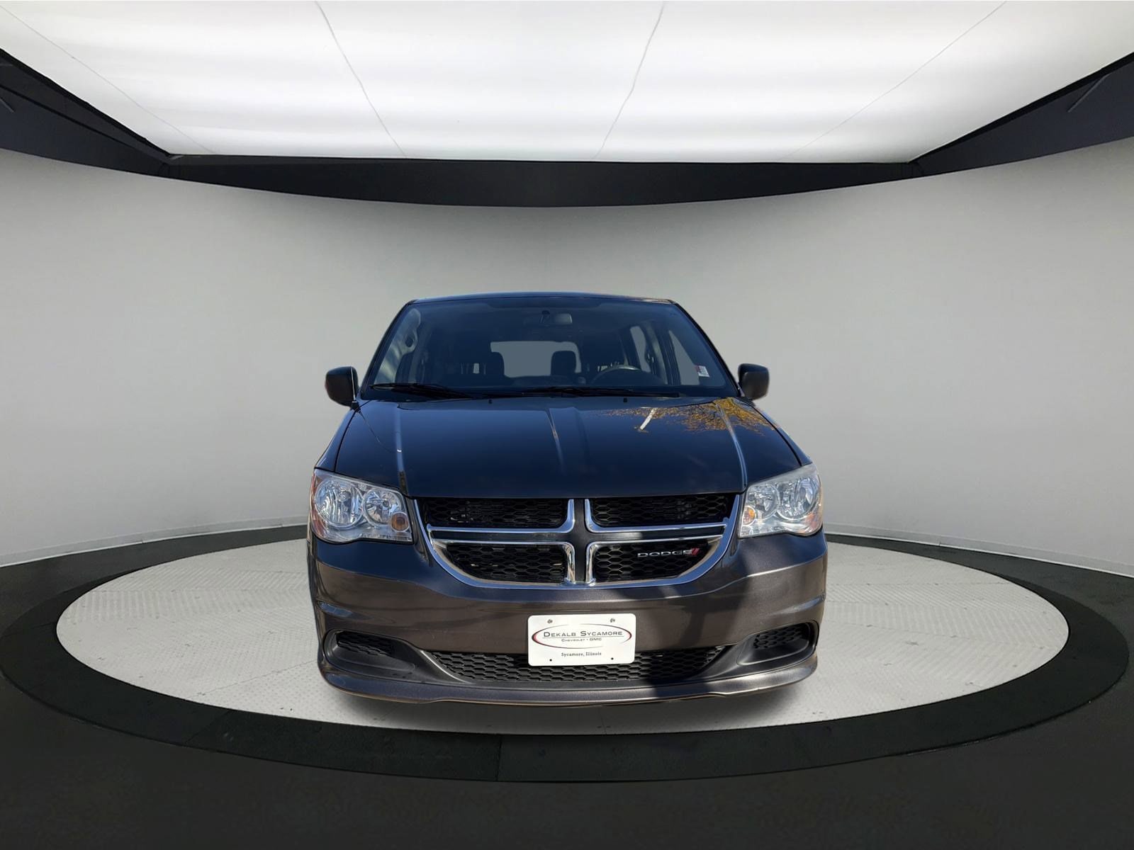 Used 2015 Dodge Grand Caravan SE with VIN 2C4RDGBG0FR508515 for sale in Sycamore, IL