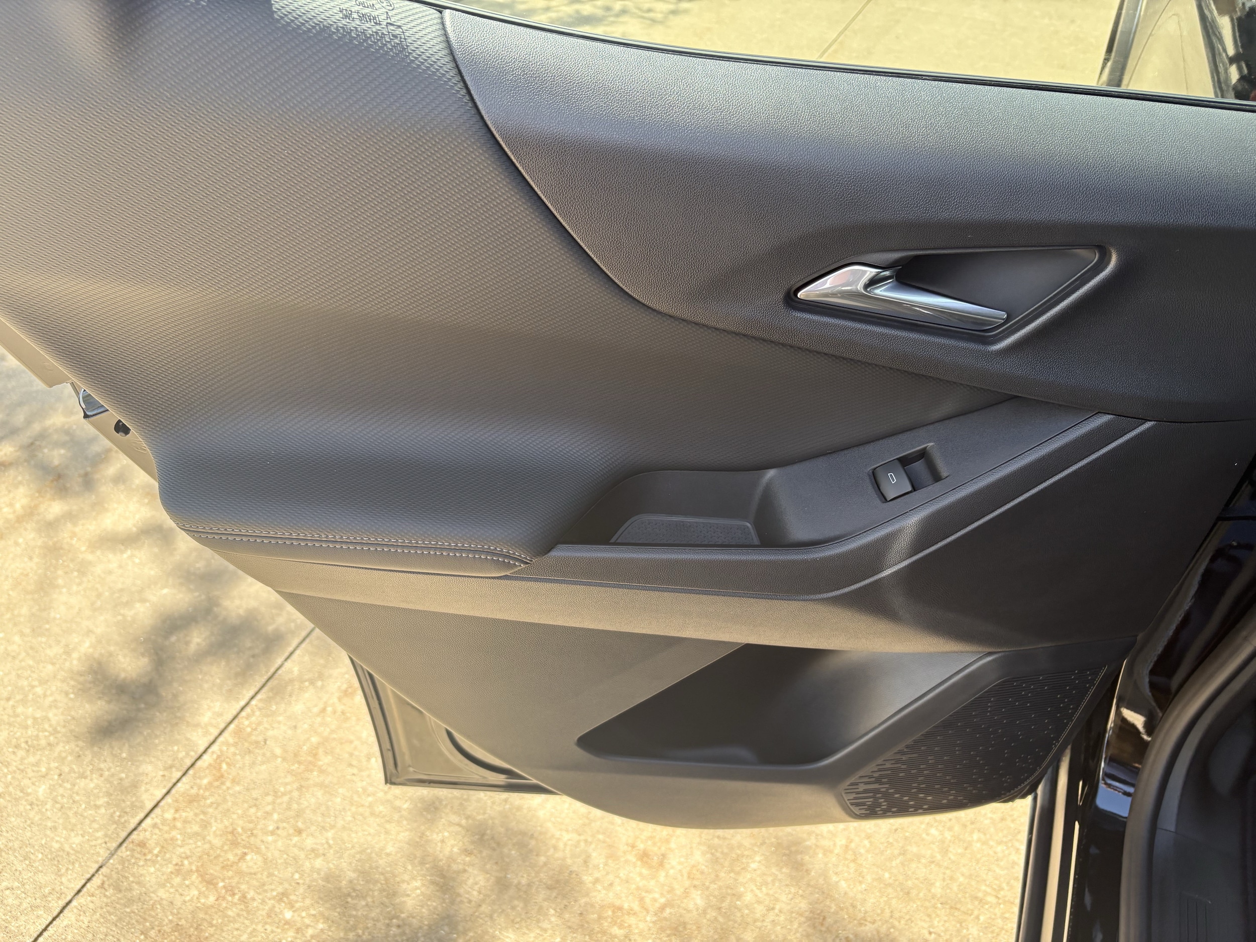 2027 Chevrolet Equinox LT - Photo 12