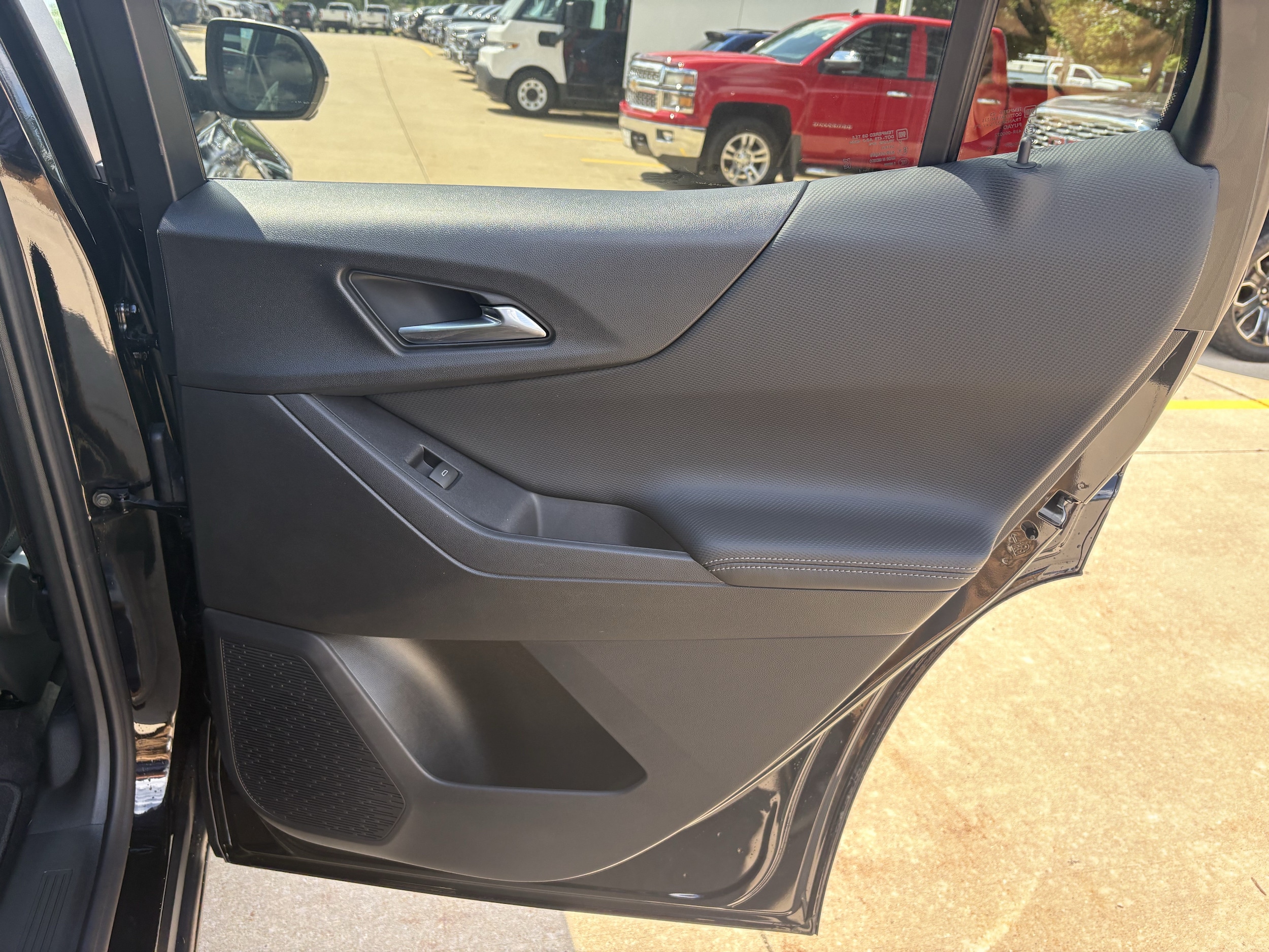 2027 Chevrolet Equinox LT - Photo 15