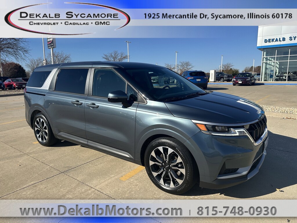 Used 2022 Kia Carnival EX