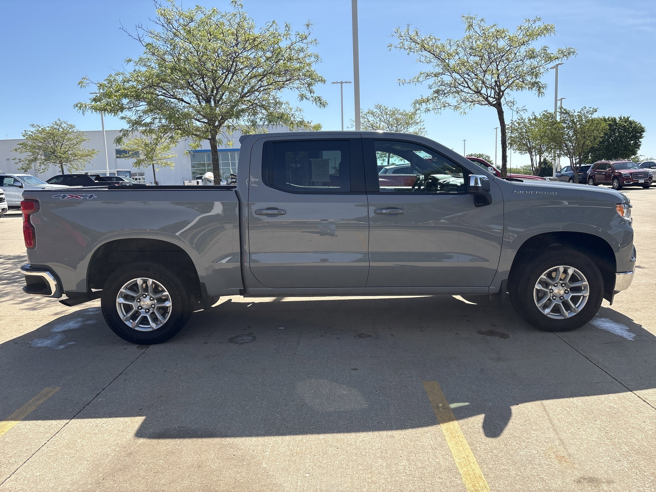 2024 Chevrolet Silverado 1500 LT - Photo 8