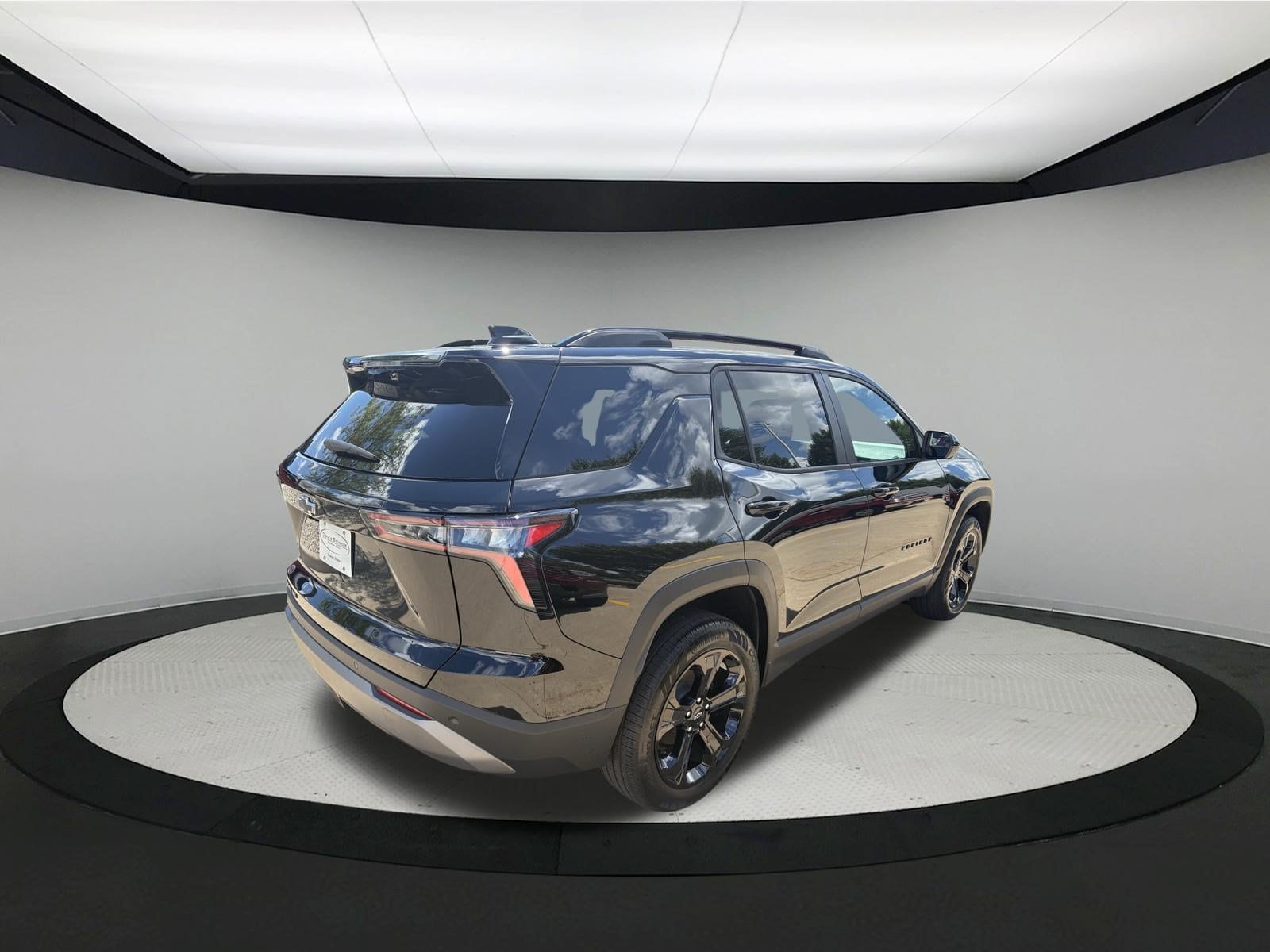 2027 Chevrolet Equinox LT - Photo 7
